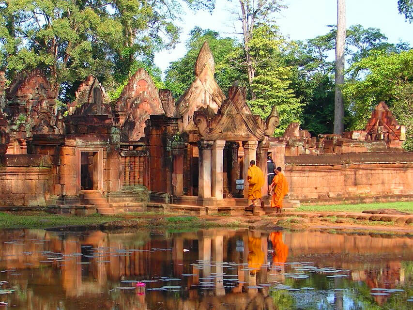 Immerse in Banteay Srei’s secure and serene heritage